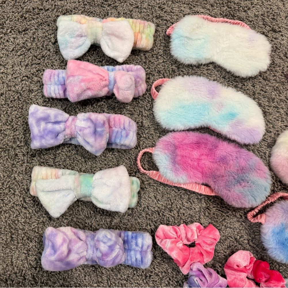 Spa Birthday party favors- headband, scrunchie and eye mask, enough for 5 kids - Picture 3 of 5